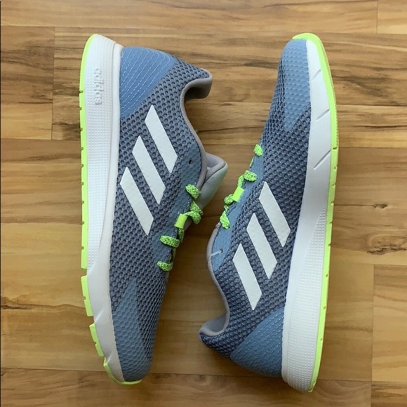 New Adidas Sooraj Women shoes - Picture 2 of 4